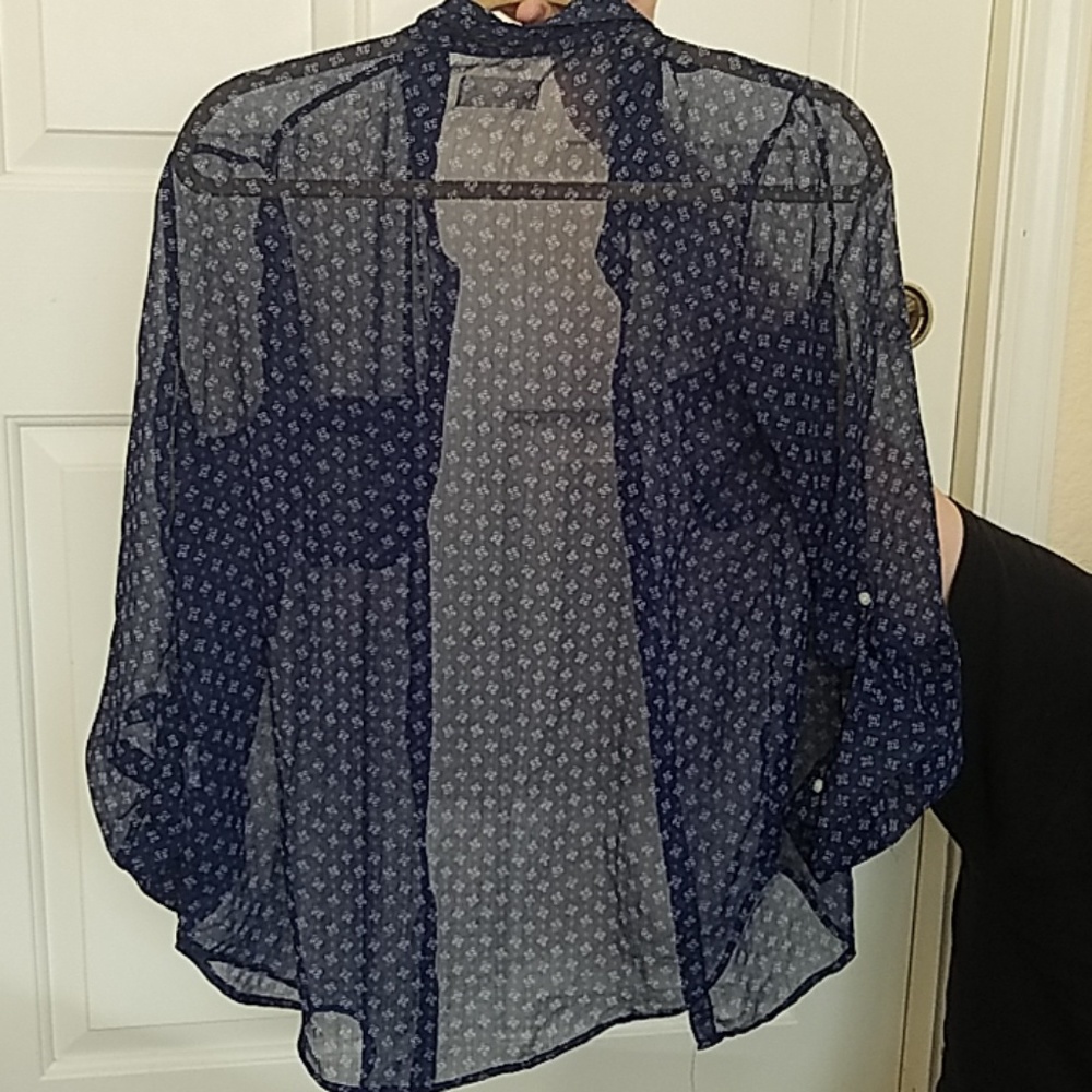 Button up - Picture 2 of 4